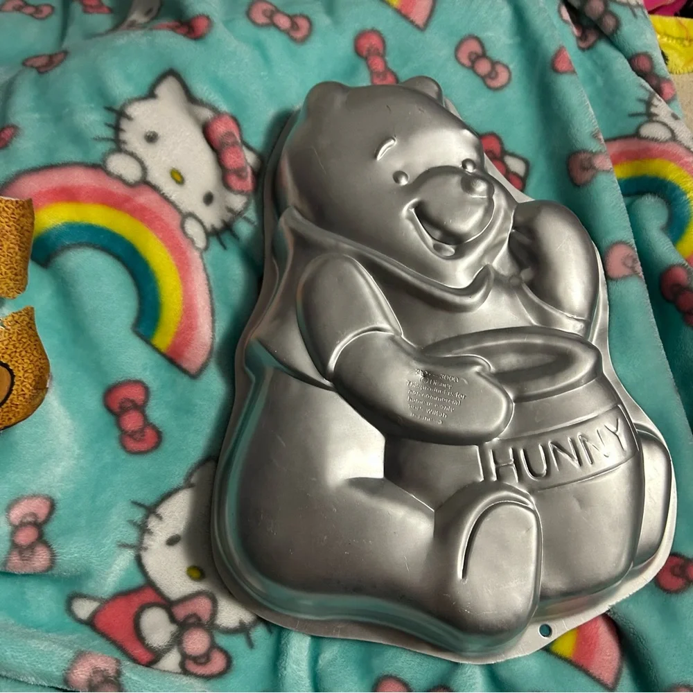 Wilton Cake Pan- Winnie the Pooh - 1995 vintage‎